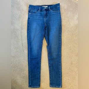 Levi’s 311 Shaping Skinny jeans